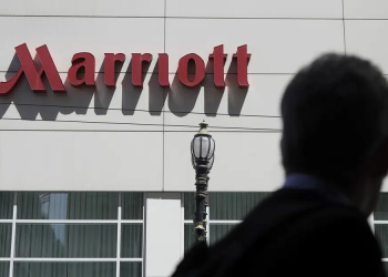 Major Corporations, Including Amazon and Marriott, Pledge to Employ Numerous Refugees in Europe