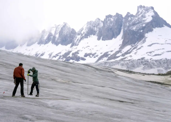 Switzerland Takes Action as Glaciers Melt: Aims for Net Zero Emissions by 2050