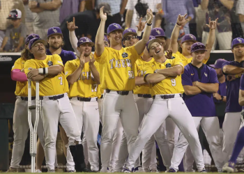 LSU Secures First College World Series Championship in 14 Years, Dominating Florida with an 18-4 Victory Following a Devastating 20-Run Defeat