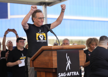 “Star-Studded Times Square Rally of Striking Actors and Writers Adds Bryan Cranston and Jessica Chastain to Its Impressive Lineup”