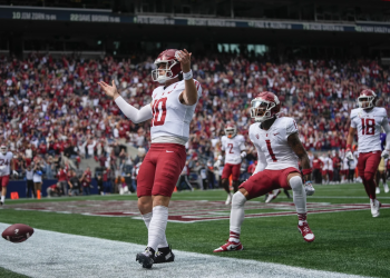 Washington State reclaims Apple Cup with late stand to top Washington 24-19